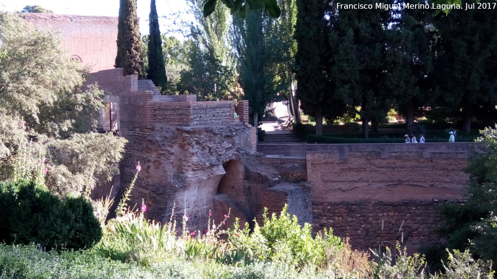 Alhambra. Torre del Cabo - Alhambra. Torre del Cabo. Ruinas de la parte alta