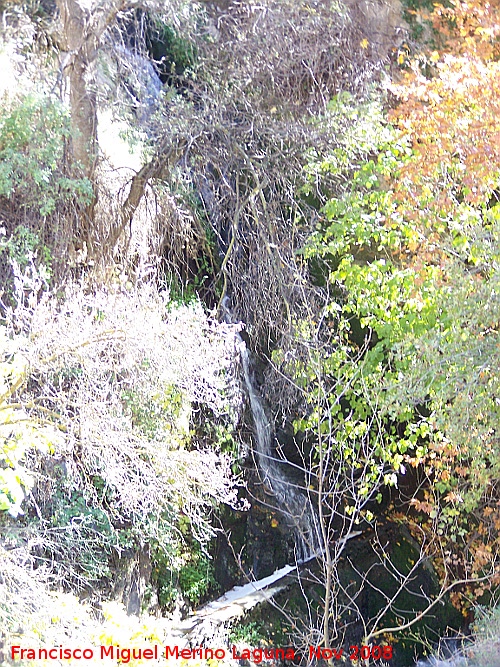 Ro Alhama - Ro Alhama. Cascada que hay pasado el puente romano hacia el balmeario