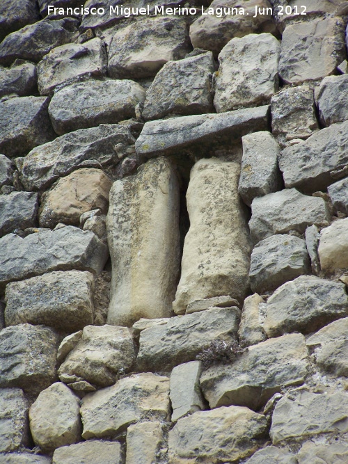 Saetera - Saetera. Muralla de Sabiote