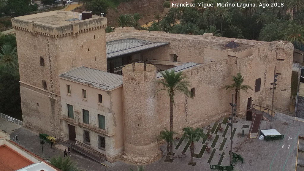 Castillo Palacio de Altamira - Castillo Palacio de Altamira. Desde la Baslica de Santa Mara