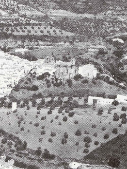 Iglesia de Nuestra Seora de la Encarnacin - Iglesia de Nuestra Seora de la Encarnacin. Vista area de Setenil, 1970