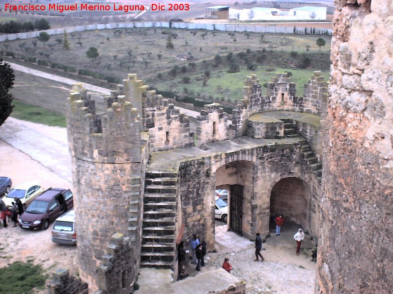 Castillo de Belmonte - Castillo de Belmonte. Puerta del Campo