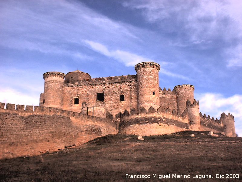 Castillo de Belmonte - Castillo de Belmonte. Arranque de la muralla