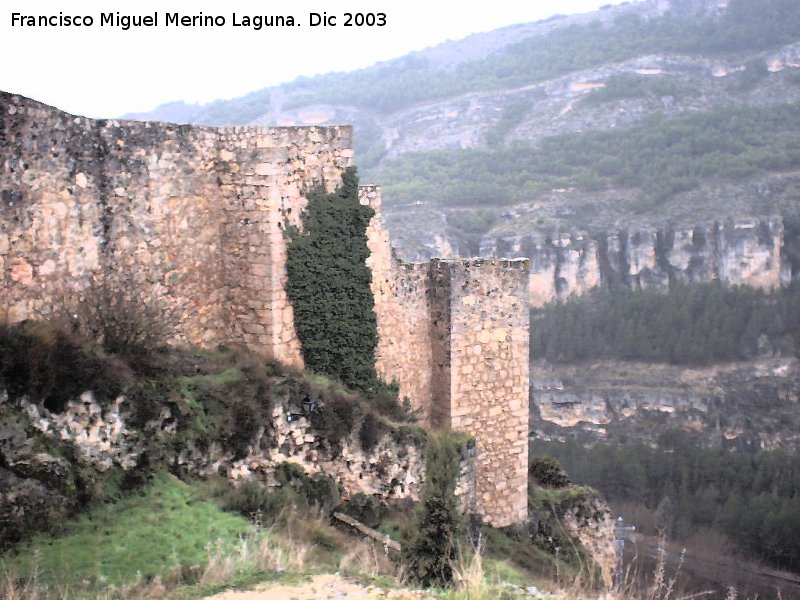 Castillo - Arco de Bezudo - Castillo - Arco de Bezudo. Torreones de la muralla norte