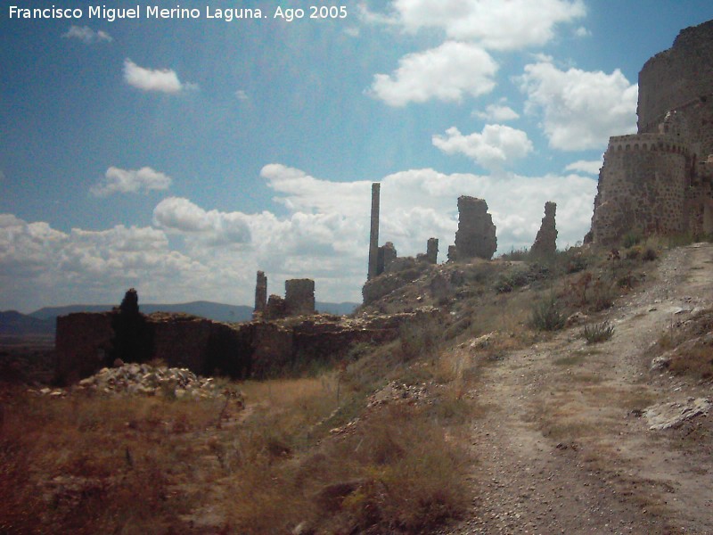 Castillo de Moya - Castillo de Moya. Restos del baluarte carlista