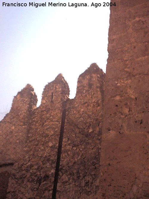 Murallas de Brihuega - Murallas de Brihuega. Almena con saetera