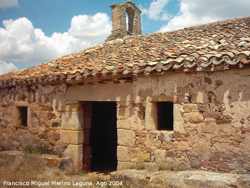 Ermita de Ntra. Sra. de la Carrasca - Ermita de Ntra. Sra. de la Carrasca. Portada lateral