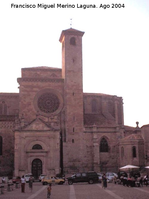 Catedral de Sigenza - Catedral de Sigenza. Puerta del Mercado y Torre del Gallo