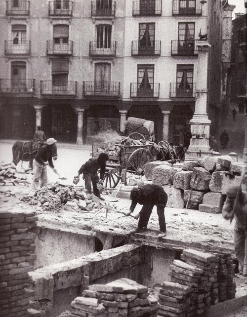 Plaza Carlos Castel - Plaza Carlos Castel. Reconstruccin 19 diciembre 1940