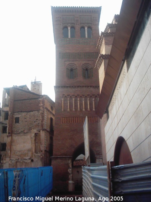 Iglesia de San Pedro - Iglesia de San Pedro. Campanario