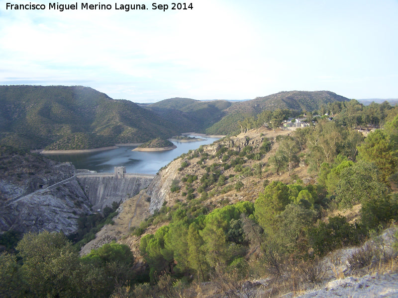 Pantano del Jndula - Pantano del Jndula. Pantano y La Lancha