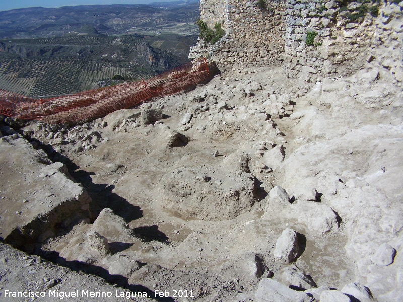 Castillo de Mocln - Castillo de Mocln. Excavacin arqueolgica a extramuros