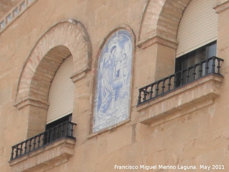 Casa de la Glorieta de Pio XII n 2 - Casa de la Glorieta de Pio XII n 2. Hornacina decorativa