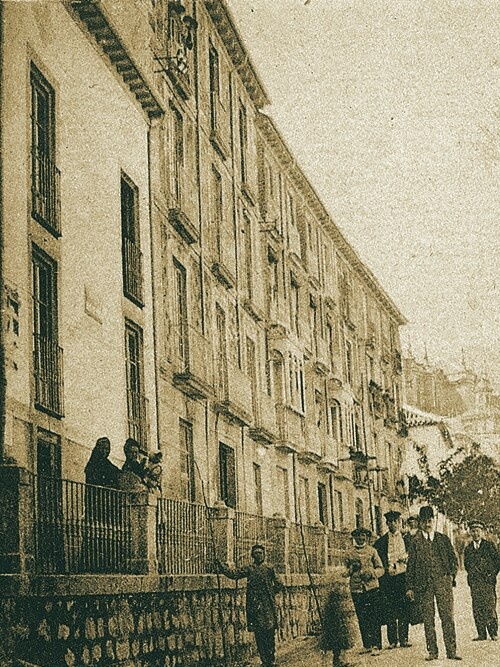 Edificio de la Calle Bernab Soriano n 34 - Edificio de la Calle Bernab Soriano n 34. Foto antigua