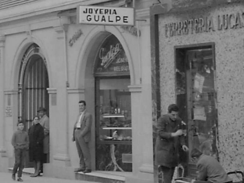 Edificio de la Calle Bernab Soriano n 24 - Edificio de la Calle Bernab Soriano n 24. Foto antigua