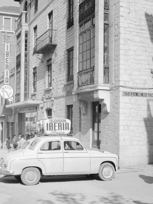 Edificio del Paseo de la Estacin n 8 - Edificio del Paseo de la Estacin n 8. Foto antigua