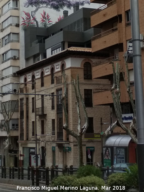 Edificio del Paseo de la Estacin n 8 - Edificio del Paseo de la Estacin n 8. 