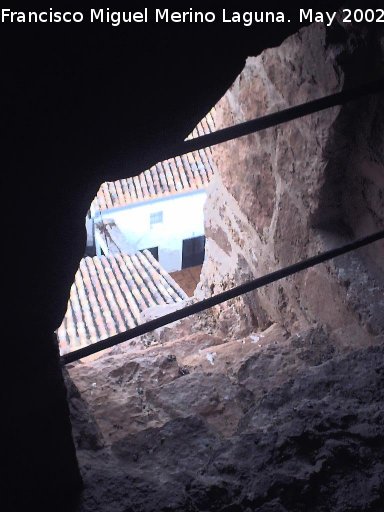 Castillo de Baos de la Encina - Castillo de Baos de la Encina. Acceso a un matacn