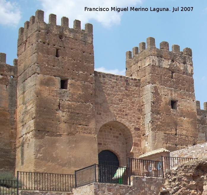 Castillo de Baos de la Encina - Castillo de Baos de la Encina. Puerta principal