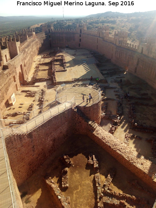 Castillo de Baos de la Encina - Castillo de Baos de la Encina. 