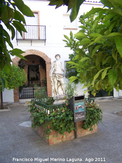 Casa del Prroco - Casa del Prroco. Estatua