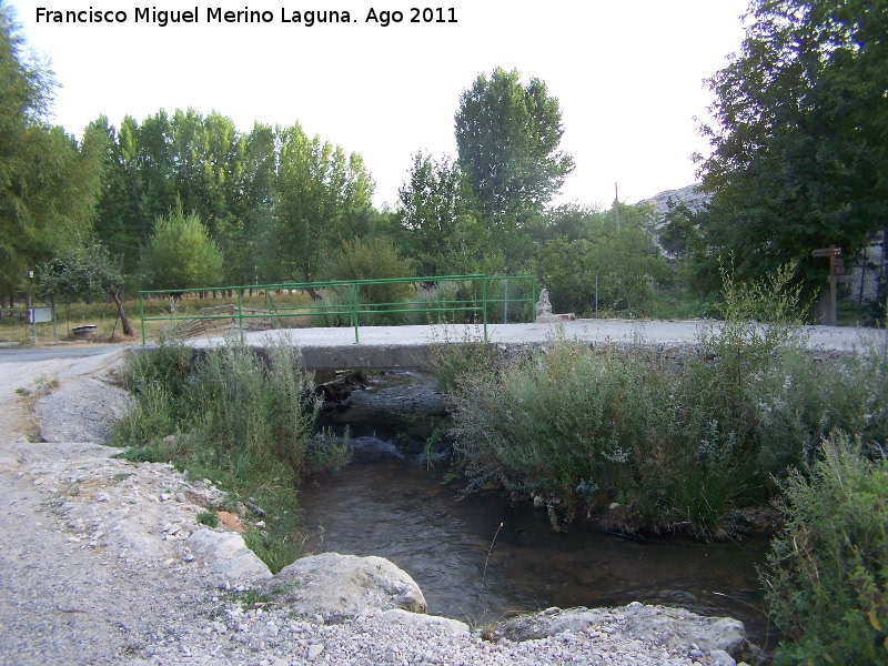 Aldea Fuente Segura de Abajo - Aldea Fuente Segura de Abajo. Ro Segura a su paso por la aldea