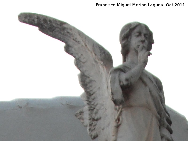 Cementerio de San Juan Bautista - Cementerio de San Juan Bautista. ngel pidiendo silencio