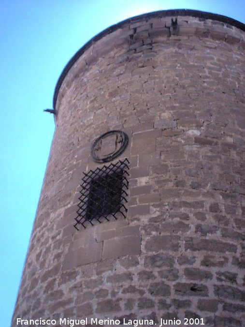 Castillo de Canena - Castillo de Canena. Ventana y escudo del torren izquierdo