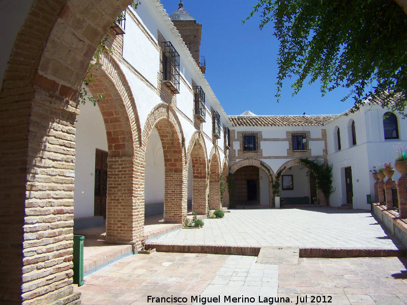 Ermita de la Virgen de Gracia - Ermita de la Virgen de Gracia. Patio