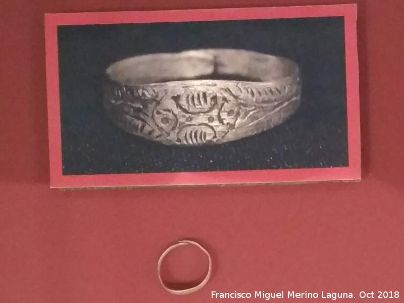 Yacimiento Las Ventas - Yacimiento Las Ventas. Anillo de plata, siglo VI. Museo Provincial de Jan