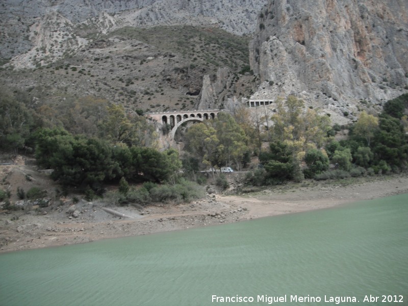 Viaducto del Chorro - Viaducto del Chorro. Junto al Pantano del Chorro