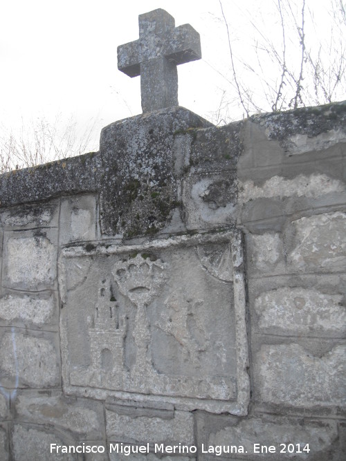 Fuente del Paraiso - Fuente del Paraiso. Cruz y relieve