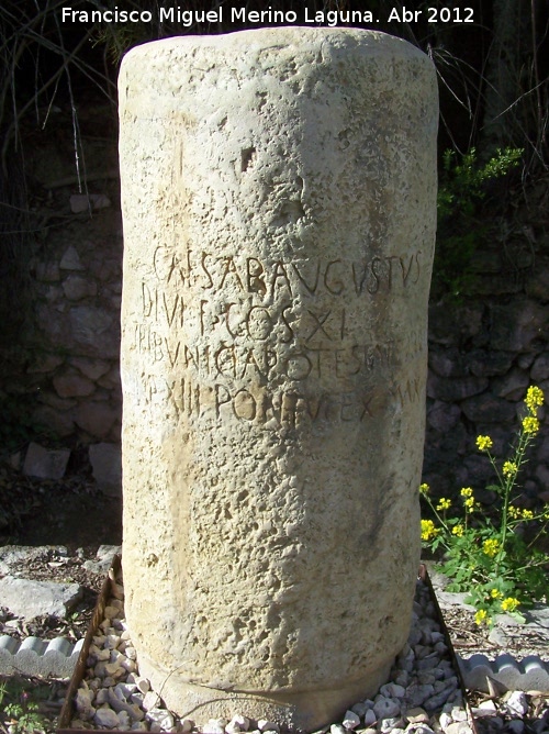 Centro de Interpretacin de La Caminera - Centro de Interpretacin de La Caminera. Miliario romano de Augusto