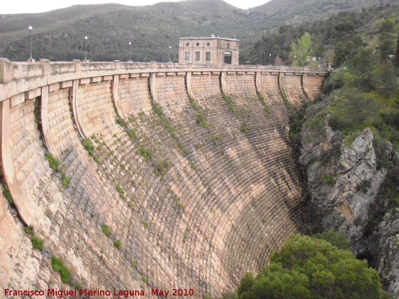 Pantano del Tranco - Pantano del Tranco. Presa