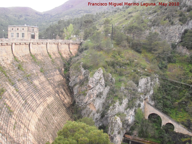 Pantano del Tranco - Pantano del Tranco. Presa