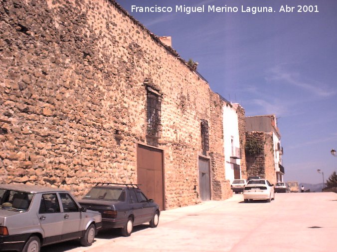 Murallas de Iznatoraf - Murallas de Iznatoraf. Paseo del Solano