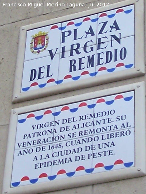 Plaza Virgen del Remedio - Plaza Virgen del Remedio. Placa