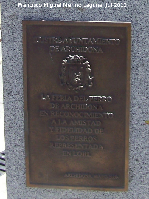 Monumento a Lobi - Monumento a Lobi. Placa