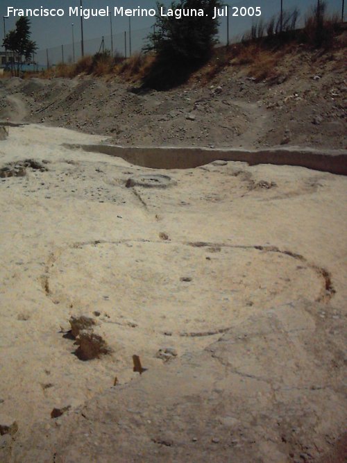 Marroques Bajos - Marroques Bajos. Dos cabaas circulares de superficie del mismo grupo familiar pertenecientes al quinto anillo