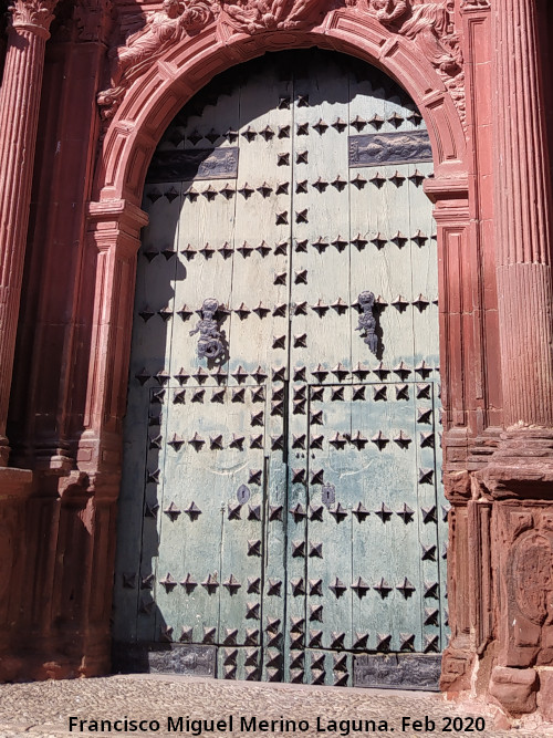 Puerta - Puerta. Iglesia de la Encarnaci�n - Bail�n