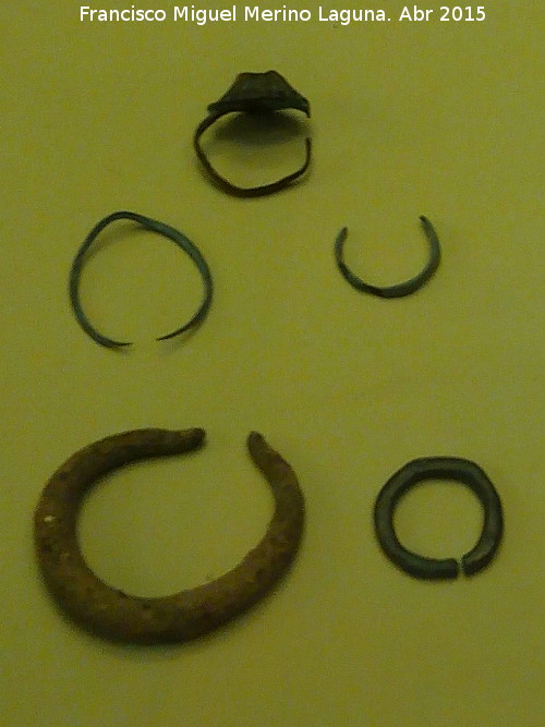 Barrio de la Magdalena - Barrio de la Magdalena. Anillos de bronce romanos siglo I dC. Museo Arqueolgico Provincial de Jan