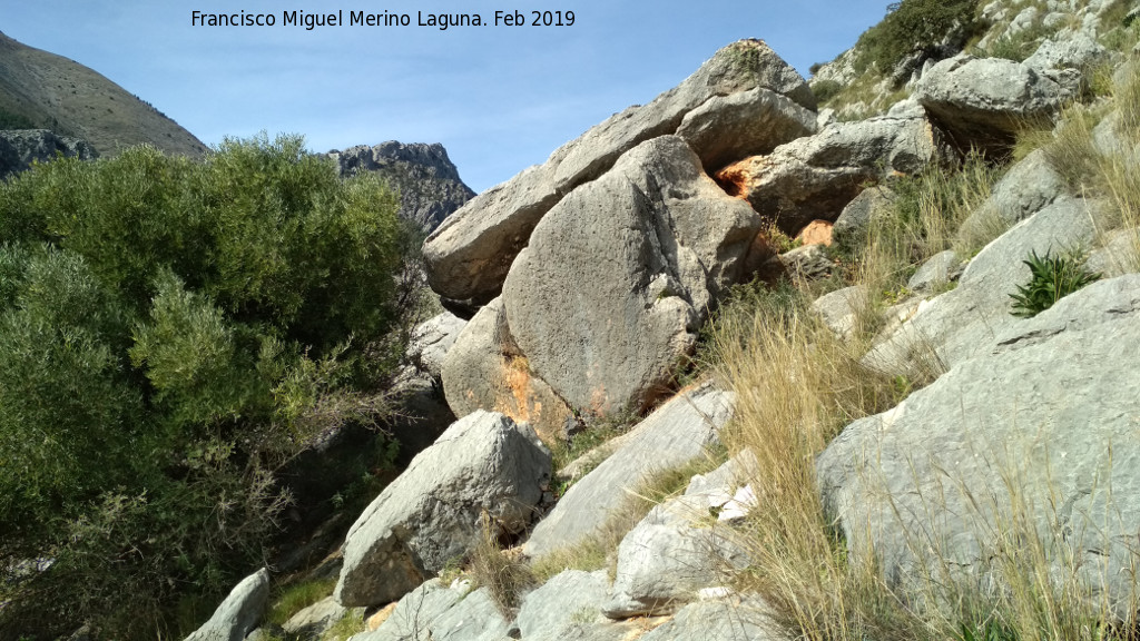 Cerro de los Morteros - Cerro de los Morteros. Losa de piedra