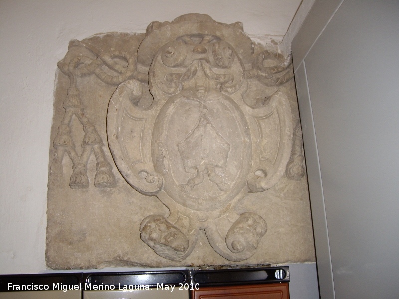 Portada del Hospital de la Vera Cruz - Portada del Hospital de la Vera Cruz. Escudo del Convento de San Agustn en el interior