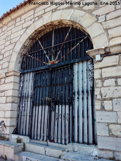 Ermita del Calvario - Ermita del Calvario. Portada y reja