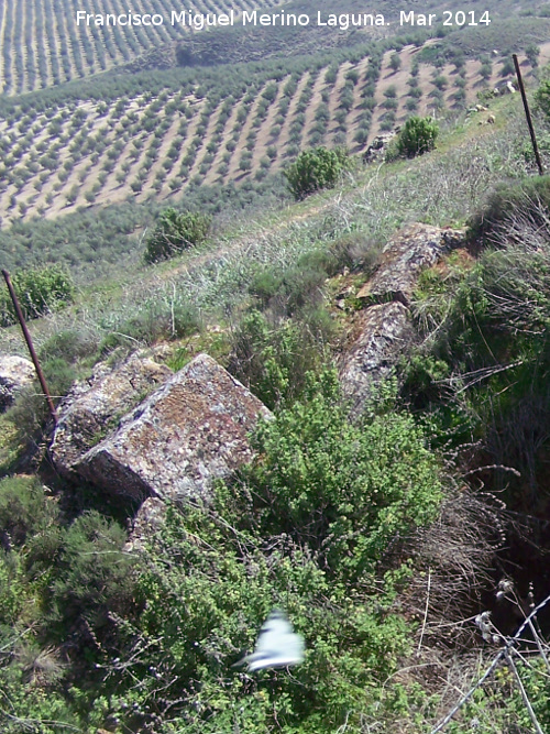 Castillo del Brujuelo - Castillo del Brujuelo. Sillares de la muralla