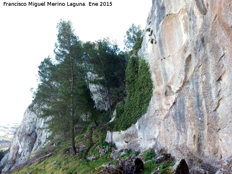 El Morrn - El Morrn. Entorno de la Cueva del Morrn