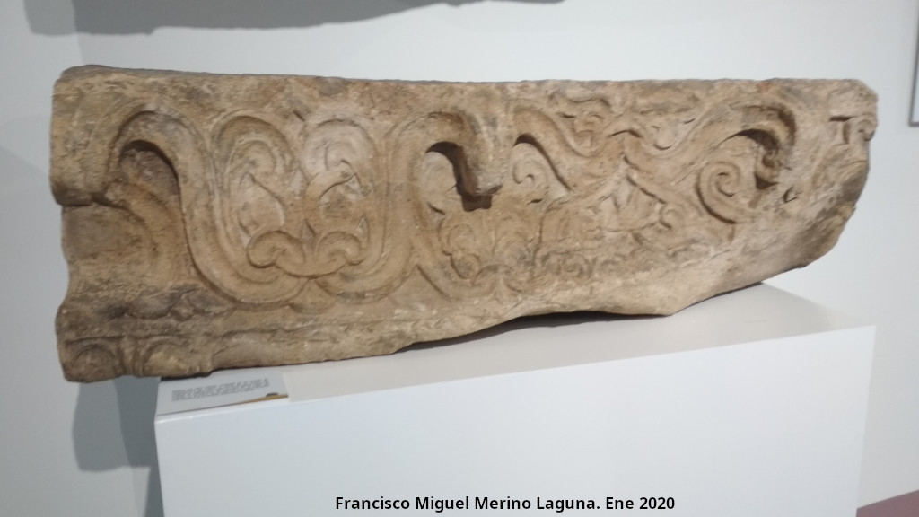 Palacio ibero del Cerro de la Merced - Palacio ibero del Cerro de la Merced. Replica de friso. Exposici�n en el Museo Ibero de Ja�n