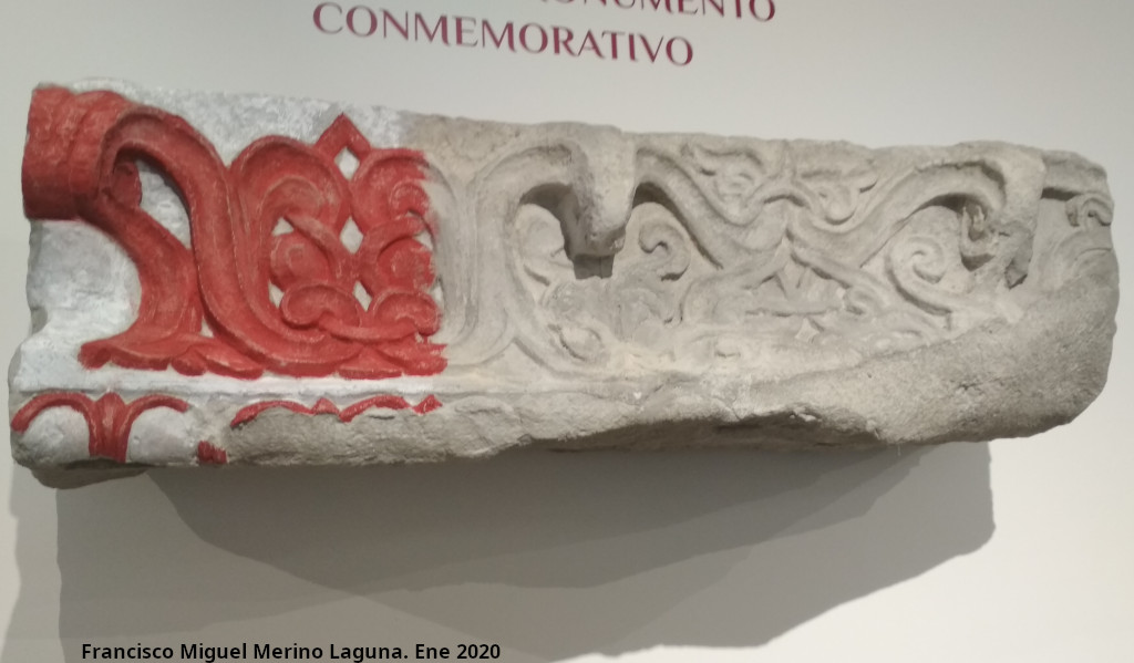 Palacio ibero del Cerro de la Merced - Palacio ibero del Cerro de la Merced. Replica de friso con pigmentos. Exposici�n en el Museo Ibero de Ja�n