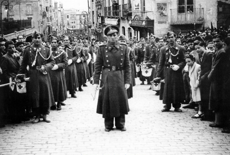 Calle Bernab Soriano - Calle Bernab Soriano. La banda de la Cruz Roja 1949