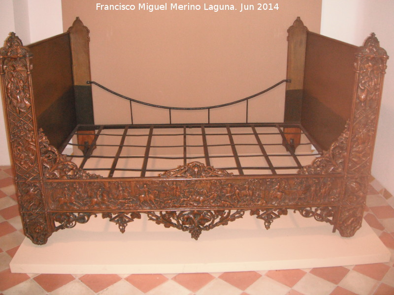 Cama - Cama. Museo de Artes y Costumbres Populares de Jan